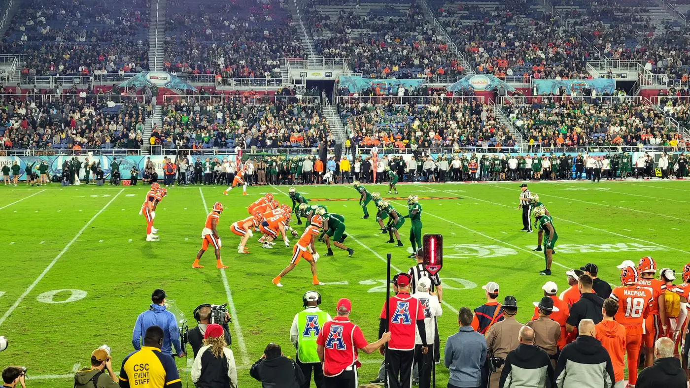 Syracuse and South Florida line up at the Boca Raton Bowl at Flagler Credit Union Stadium on the Florida Atlantic University campus.